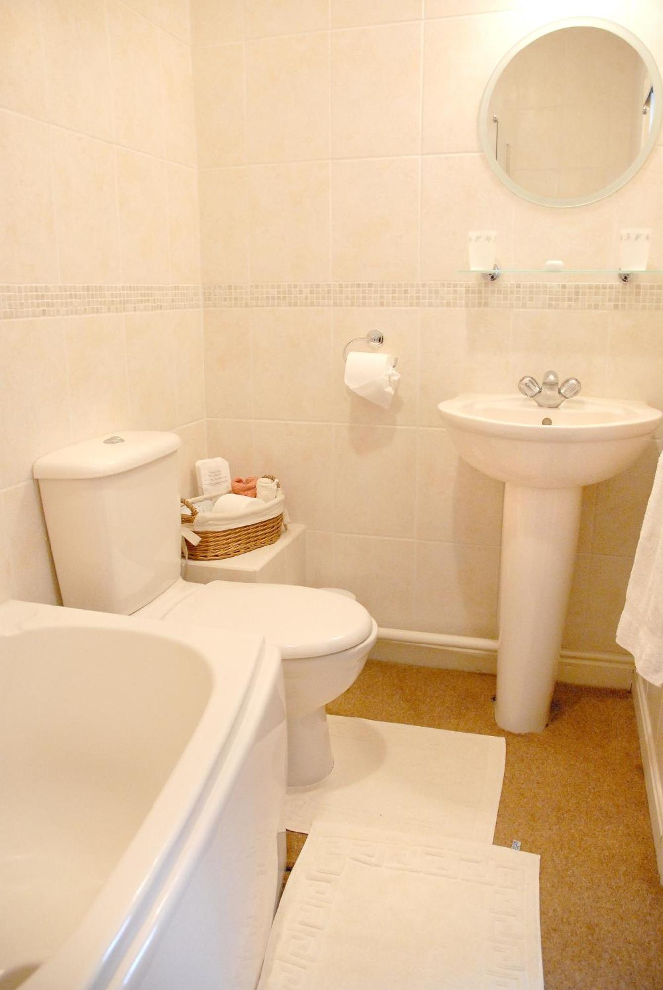Отель Courtland Стратфорд-апон-Эйвон Экстерьер фото