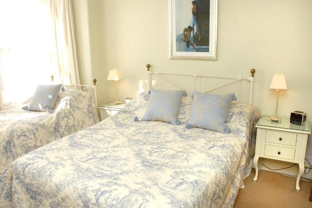 Отель Courtland Стратфорд-апон-Эйвон Номер фото