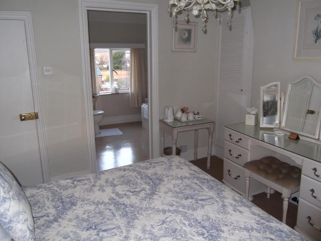 Отель Courtland Стратфорд-апон-Эйвон Номер фото